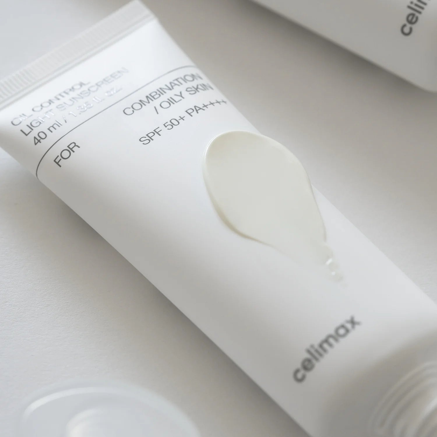 CELIMAX Oil Control Light Sunscreen apsauginis kremas nuo saulės